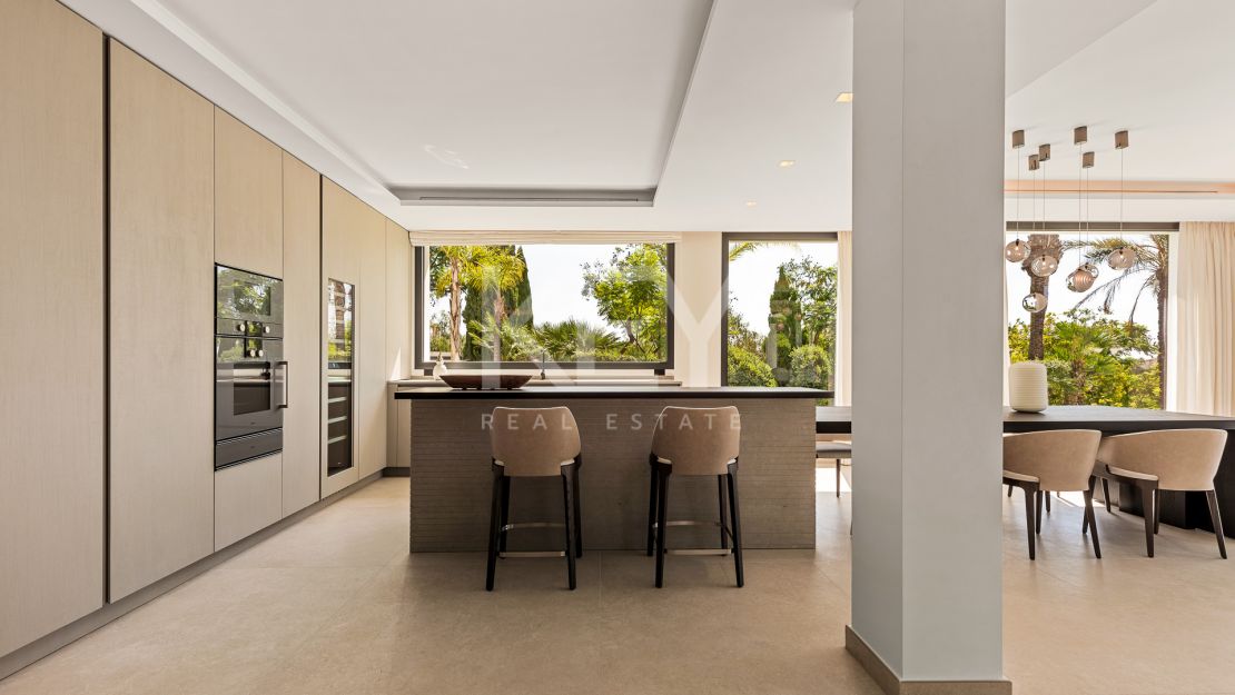 Exquisite brand new villa with panoramic sea and golf views for sale in Los Flamingos, Benahavis