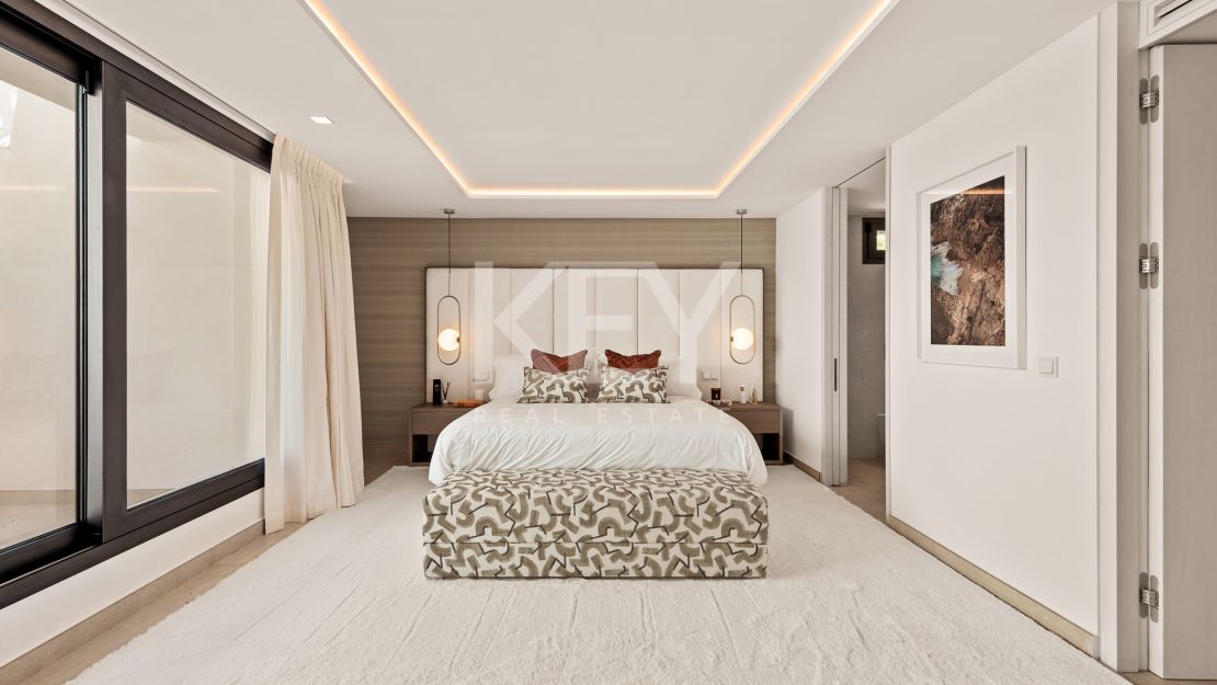 Exquisite brand new villa with panoramic sea and golf views for sale in Los Flamingos, Benahavis