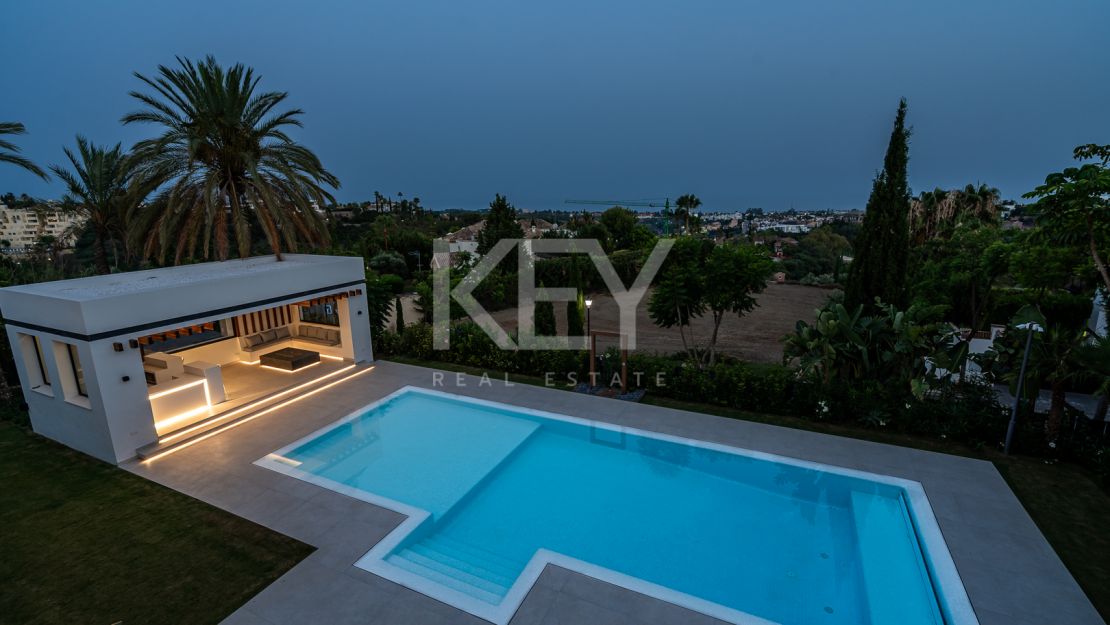 Exquisite brand new villa with panoramic sea and golf views for sale in Los Flamingos, Benahavis