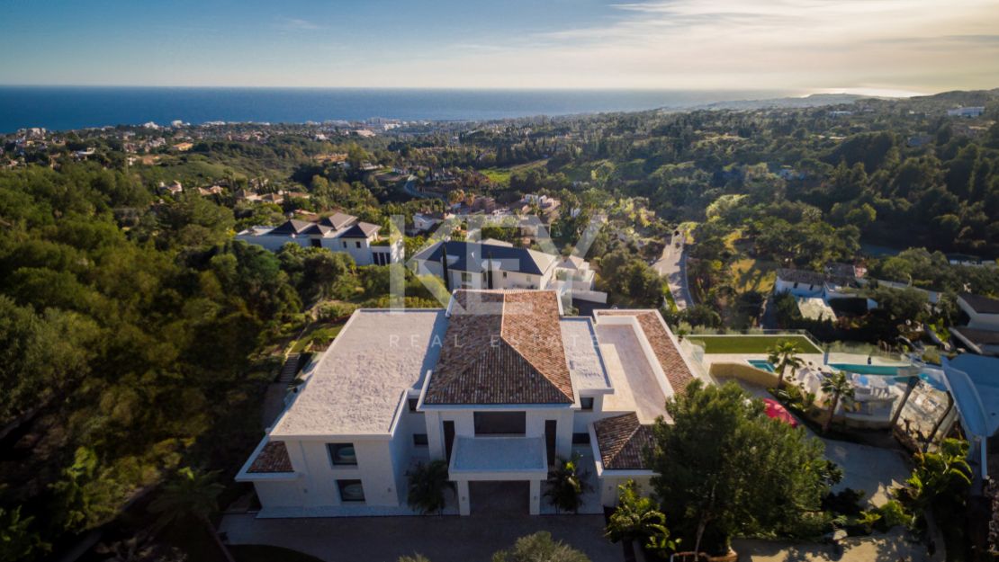 Exquisite brand new villa with panoramic sea and golf views for sale in Los Flamingos, Benahavis