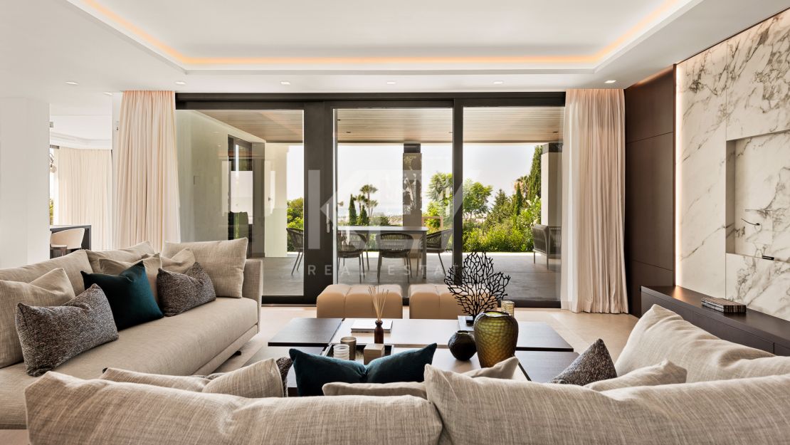 Exquisite brand new villa with panoramic sea and golf views for sale in Los Flamingos, Benahavis