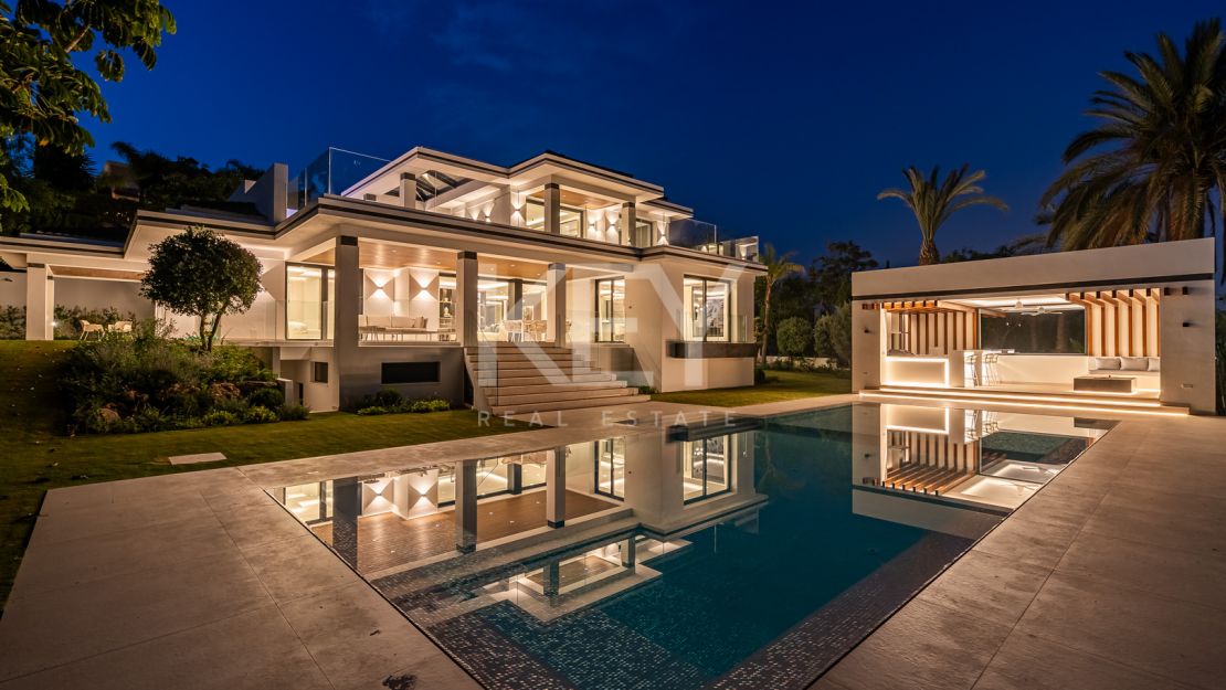 Exquisite brand new villa with panoramic sea and golf views for sale in Los Flamingos, Benahavis