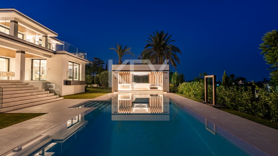 Exquisite brand new villa with panoramic sea and golf views for sale in Los Flamingos, Benahavis