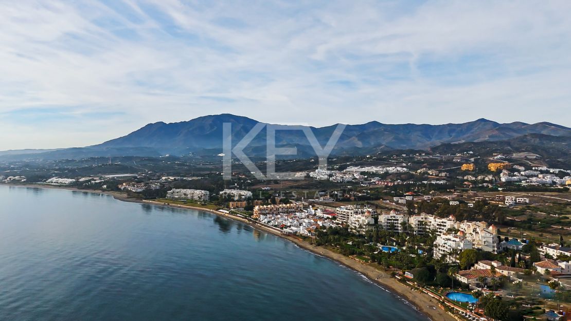 Exquisite brand new villa with panoramic sea and golf views for sale in Los Flamingos, Benahavis