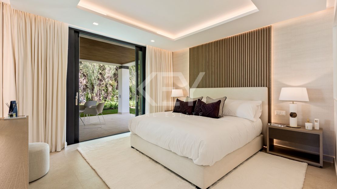 Exquisite brand new villa with panoramic sea and golf views for sale in Los Flamingos, Benahavis