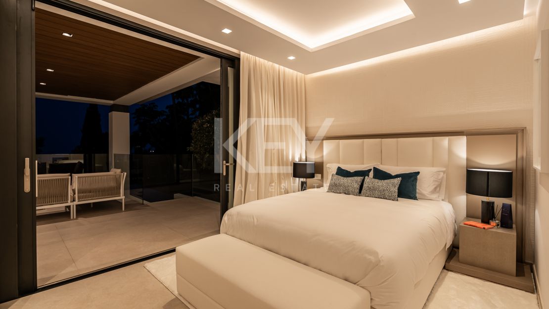 Exquisite brand new villa with panoramic sea and golf views for sale in Los Flamingos, Benahavis