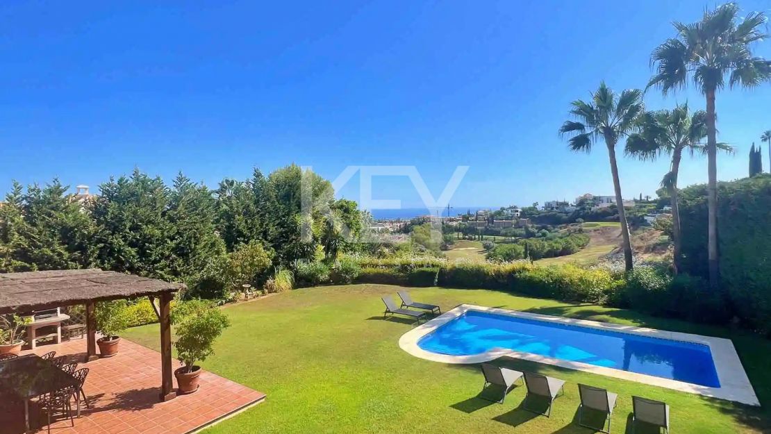 Exclusiva villa con alto potencial de inversión a la venta en Los Flamingos, Benahavis