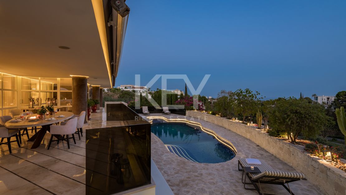 Exquisite villa for sale in a privileged location in La Quinta, Benahavis