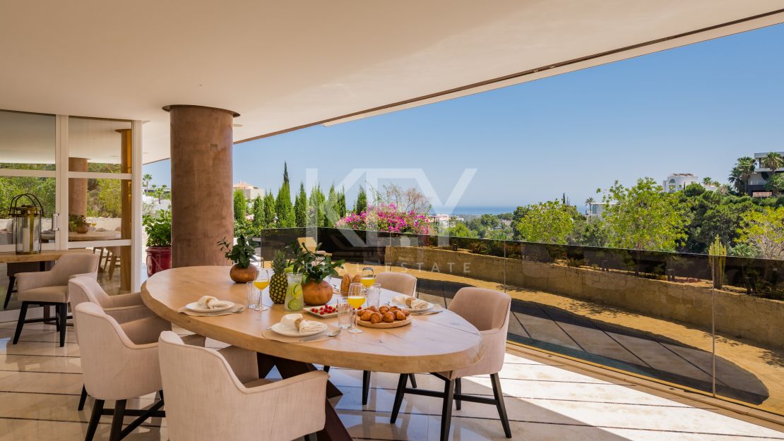 Exquisite villa for sale in a privileged location in La Quinta, Benahavis