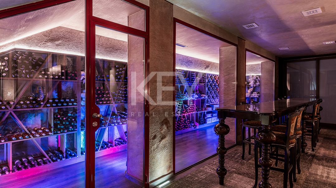 Exquisite villa for sale in a privileged location in La Quinta, Benahavis