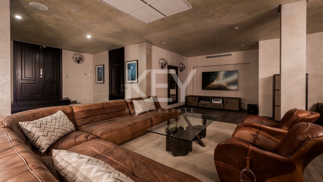 Exquisite villa for sale in a privileged location in La Quinta, Benahavis