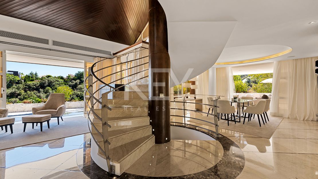 Exquisite villa for sale in a privileged location in La Quinta, Benahavis
