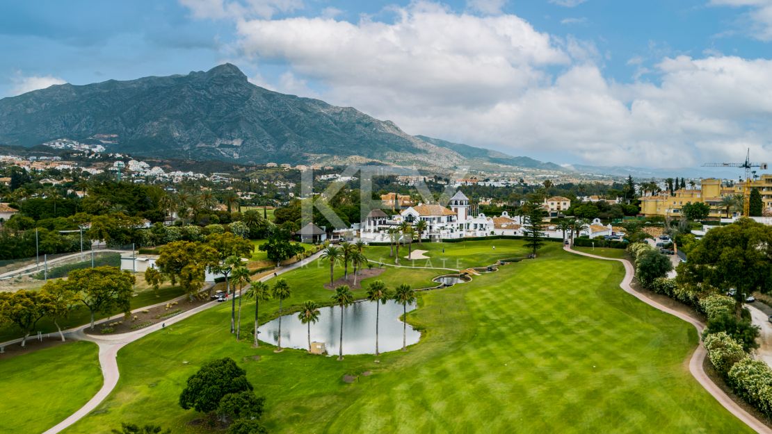 Complejo exclusivo de apartamentos y áticos de moda en venta en San Pedro de Alcantara