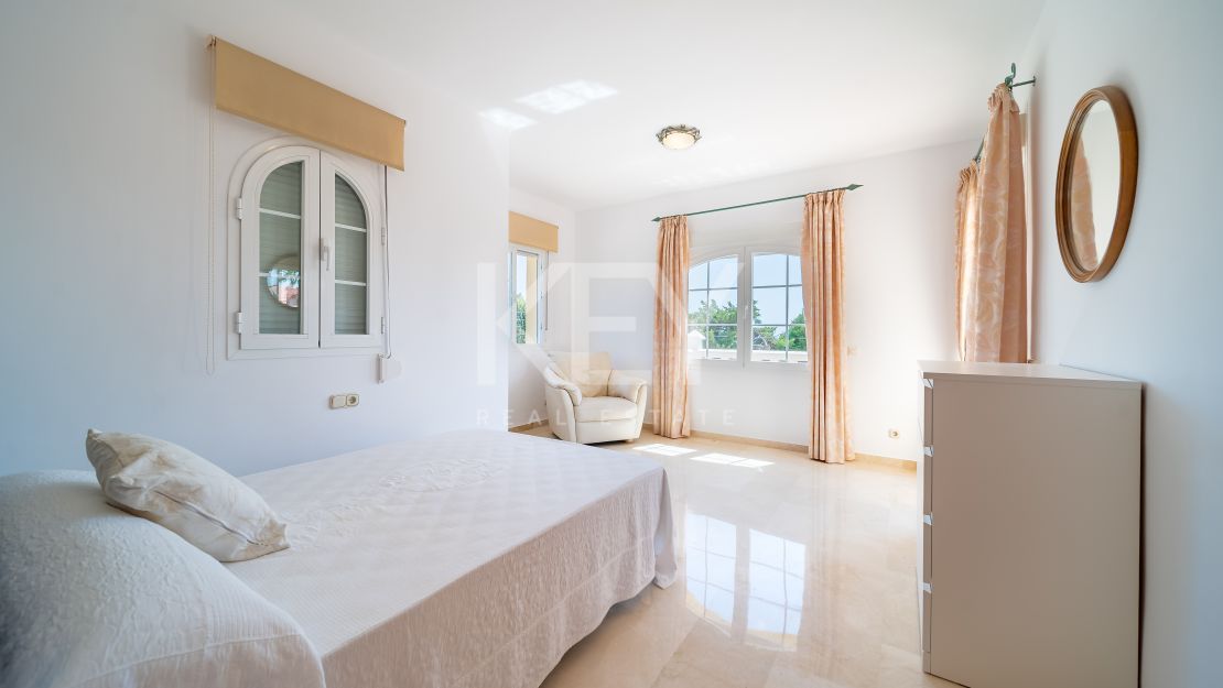 La encantadora villa en alquiler a largo plazo en Costabella, Marbella