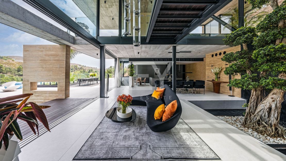 Charming contemporary villa with incredible panoramic views in Marbella Club Golf Resort