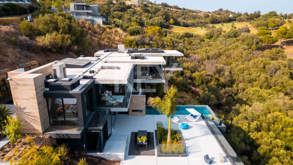 Charming contemporary villa with incredible panoramic views in Marbella Club Golf Resort