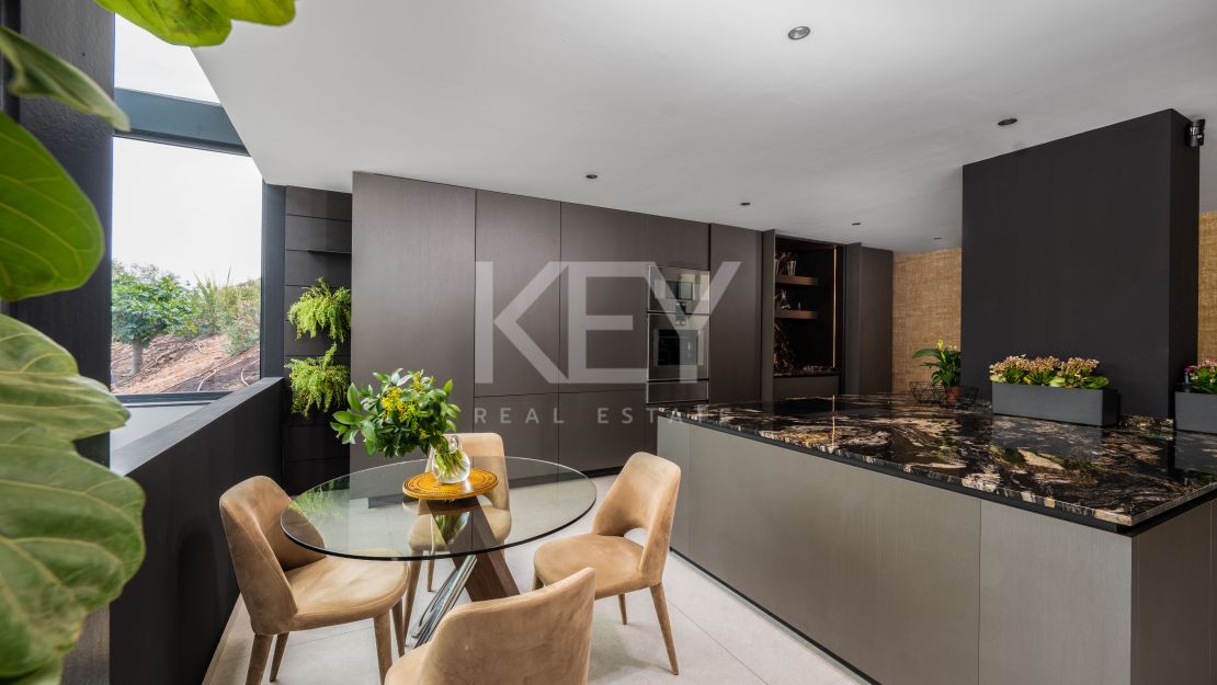 Charming contemporary villa with incredible panoramic views in Marbella Club Golf Resort