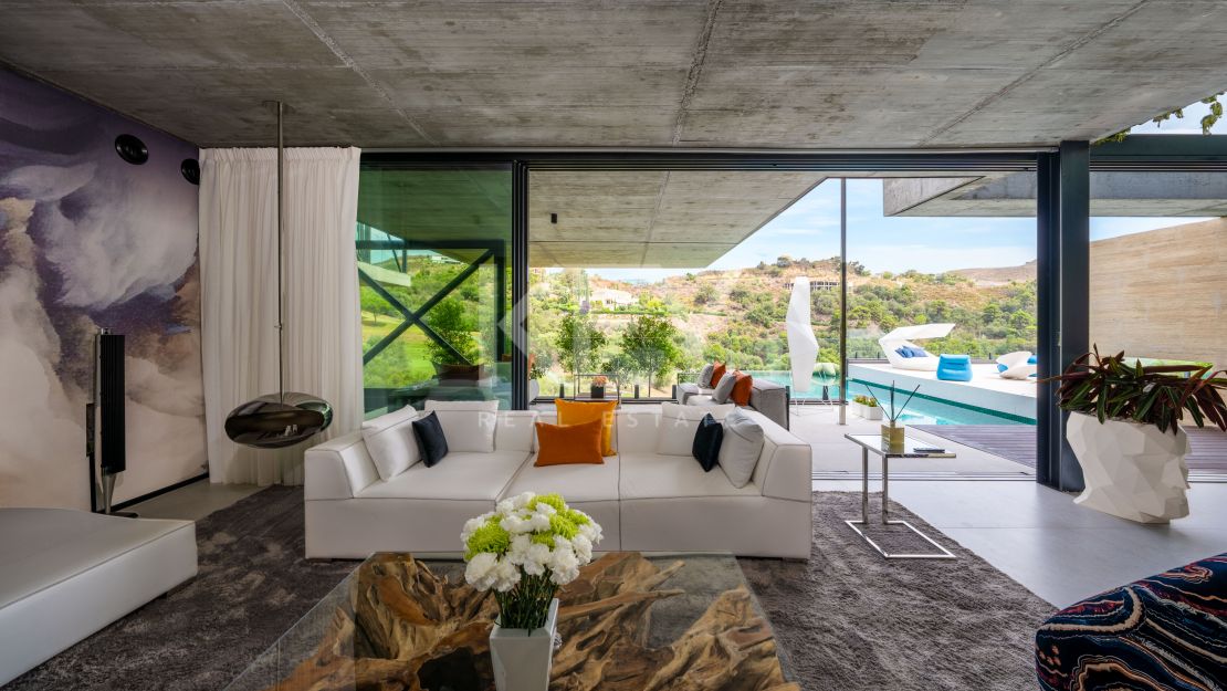 Charming contemporary villa with incredible panoramic views in Marbella Club Golf Resort