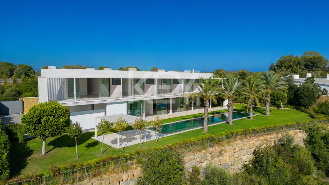Exquisite and modern new golfside villa for sale in Casares
