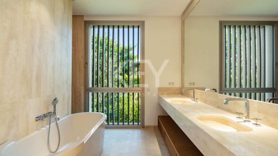 Modern villa with contemporary design for sale beside the Finca Cortesin Golf course in Casares