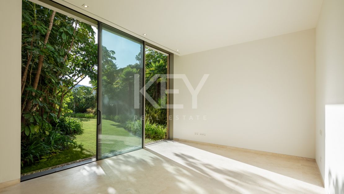Modern villa with contemporary design for sale beside the Finca Cortesin Golf course in Casares