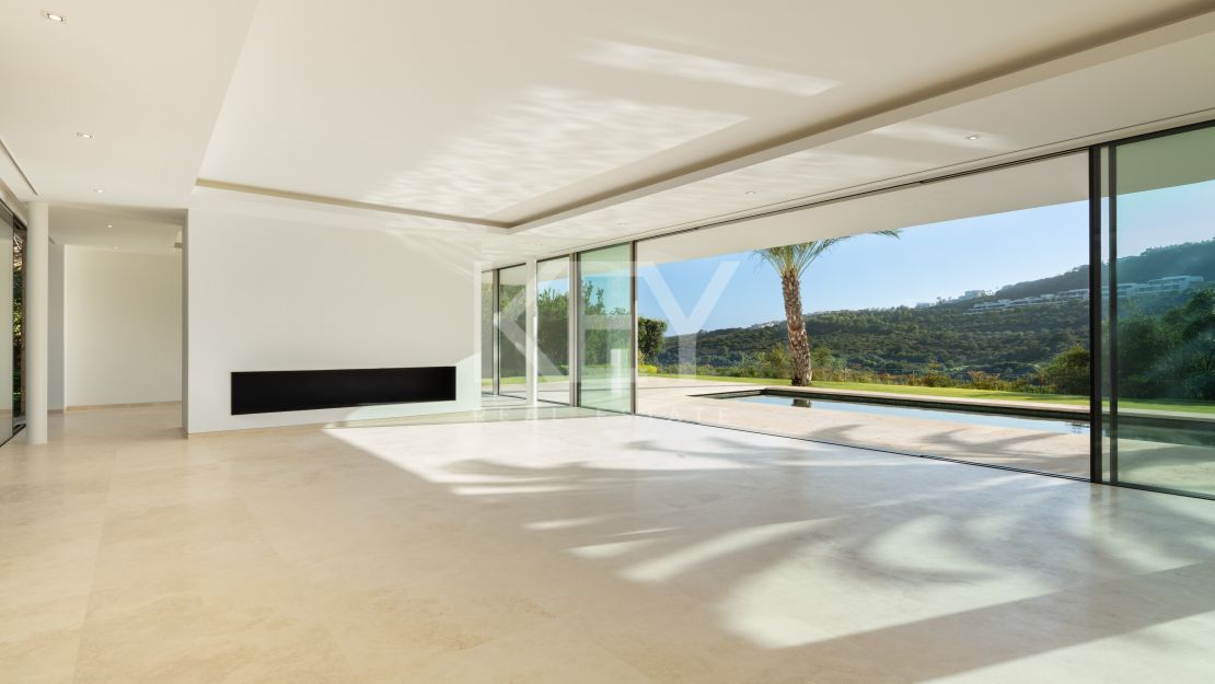 Modern villa with contemporary design for sale beside the Finca Cortesin Golf course in Casares