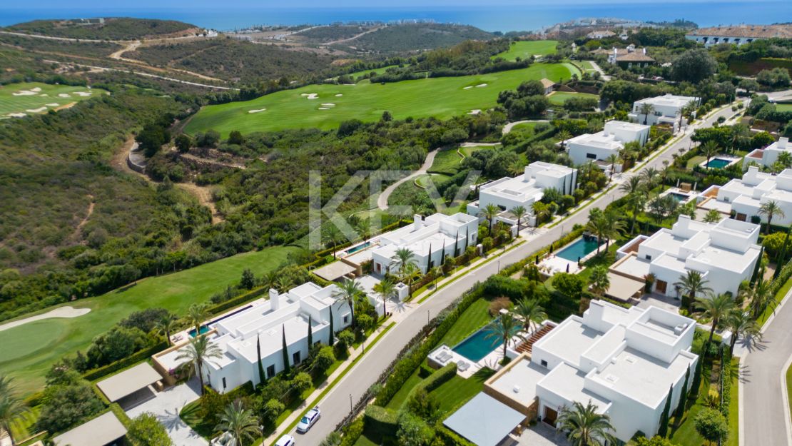 Newly constructed contemporary villa in highly sought-after Finca Cortesin, Casares