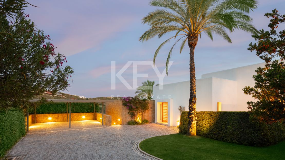 Newly constructed contemporary villa in highly sought-after Finca Cortesin, Casares