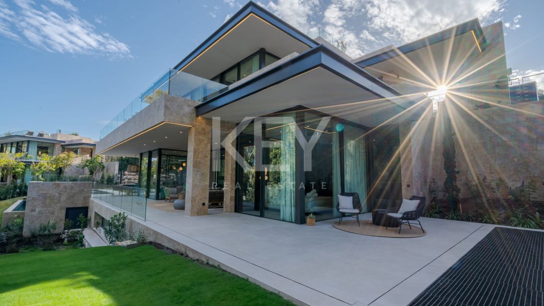 Exquisita villa recientemente entregada en La Cerquilla, Nueva Andalucía