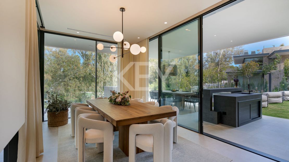 Exquisita villa recientemente entregada en La Cerquilla, Nueva Andalucía