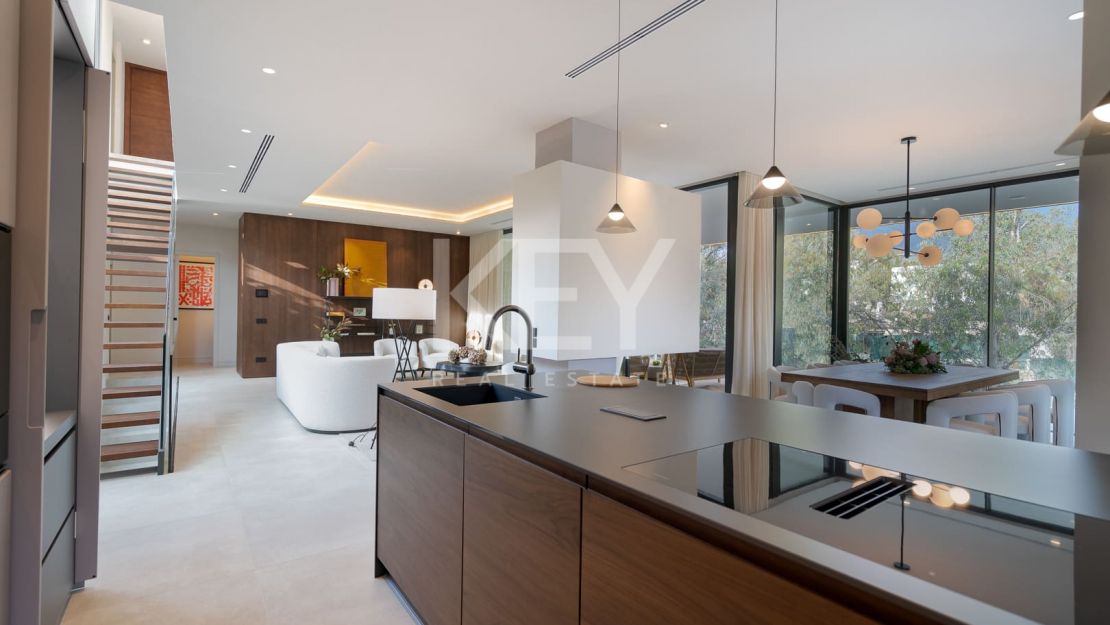 Exquisita villa recientemente entregada en La Cerquilla, Nueva Andalucía