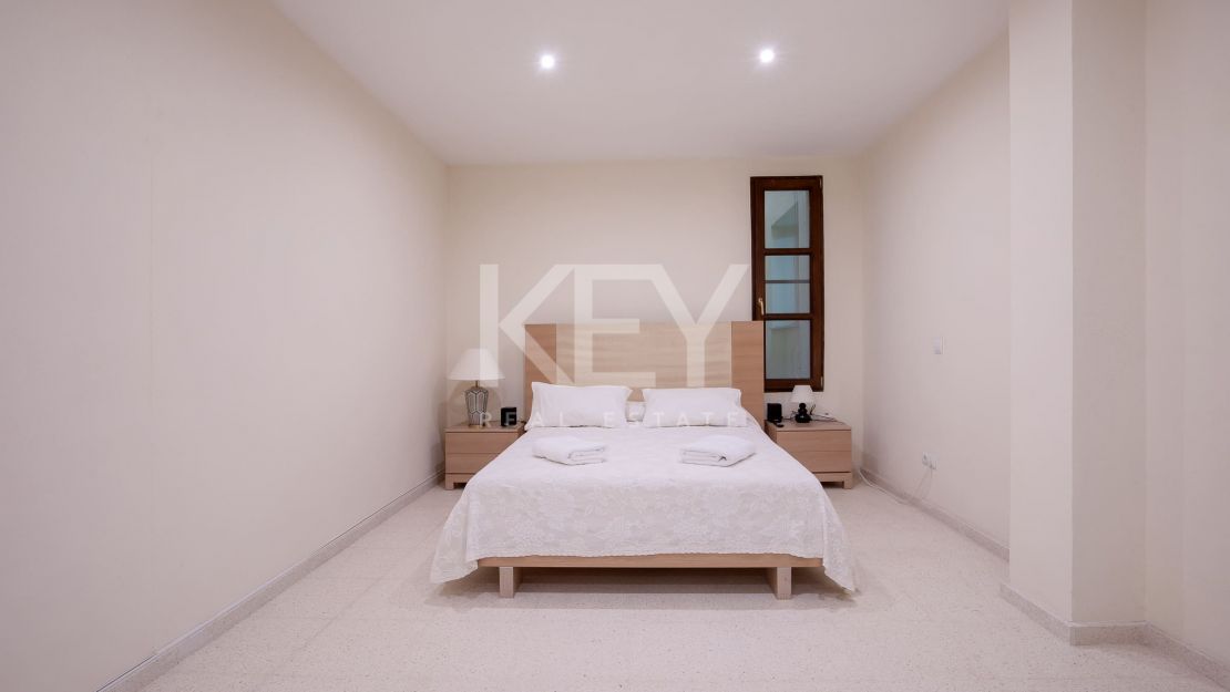 Fantastic villa for sale in close proximity to the renowned golf courses in Los Arqueros, Benahavis