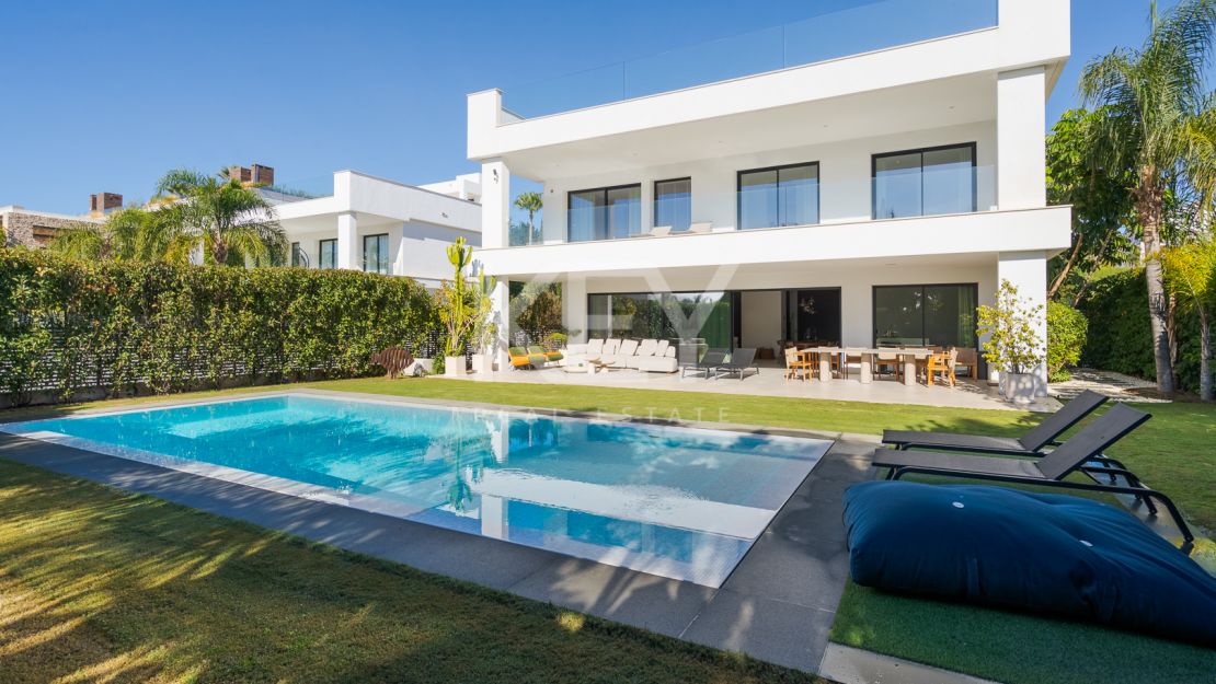 Contemporary Villa in the heart of Puerto Banus