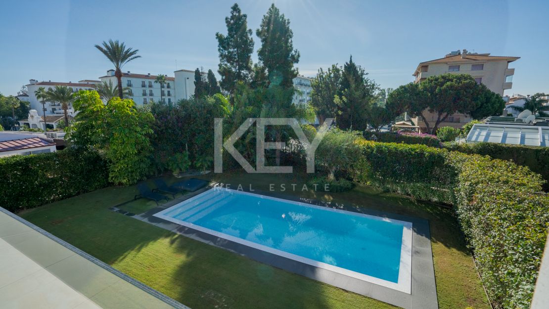 Contemporary Villa in the heart of Puerto Banus