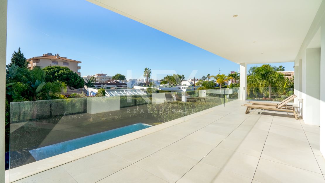 Contemporary Villa in the heart of Puerto Banus