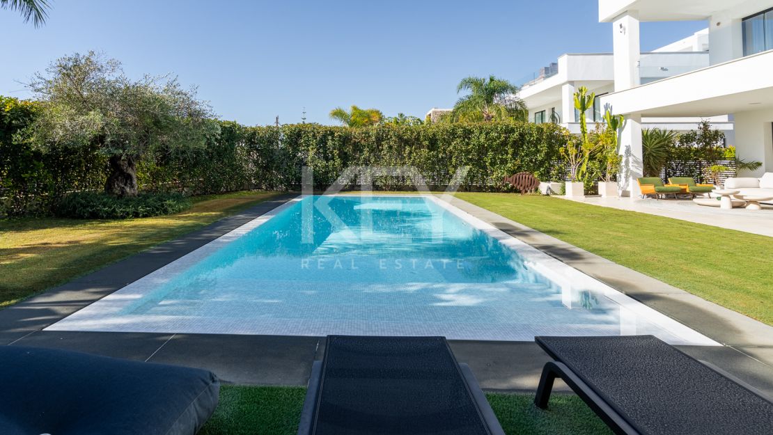 Contemporary Villa in the heart of Puerto Banus