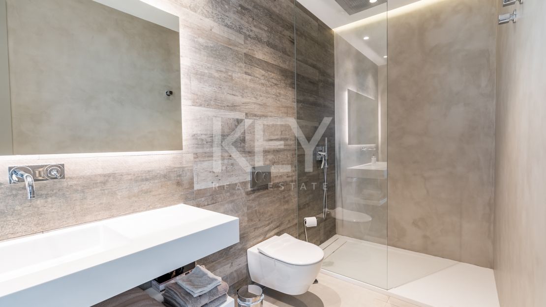 Contemporary Villa in the heart of Puerto Banus