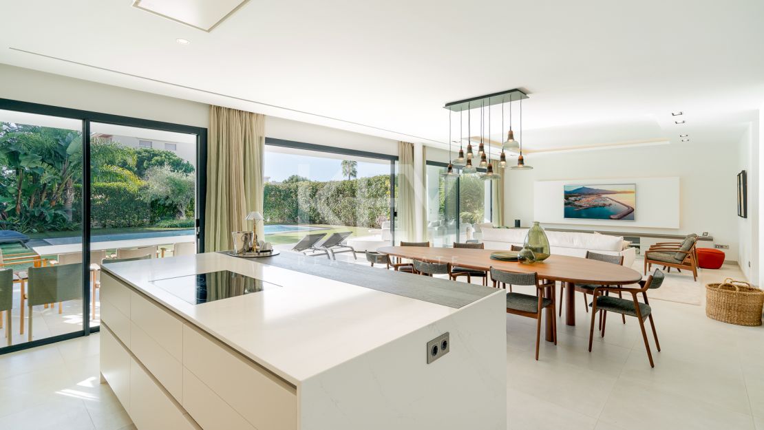 Contemporary Villa in the heart of Puerto Banus