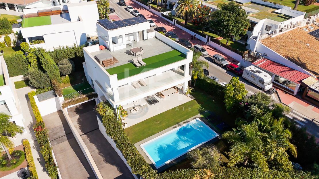 Contemporary Villa in the heart of Puerto Banus