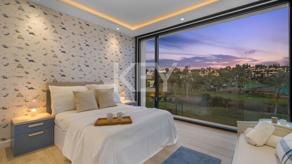 Villa Eva for rent with panoramic views of the golf course in El Campanario, Estepona