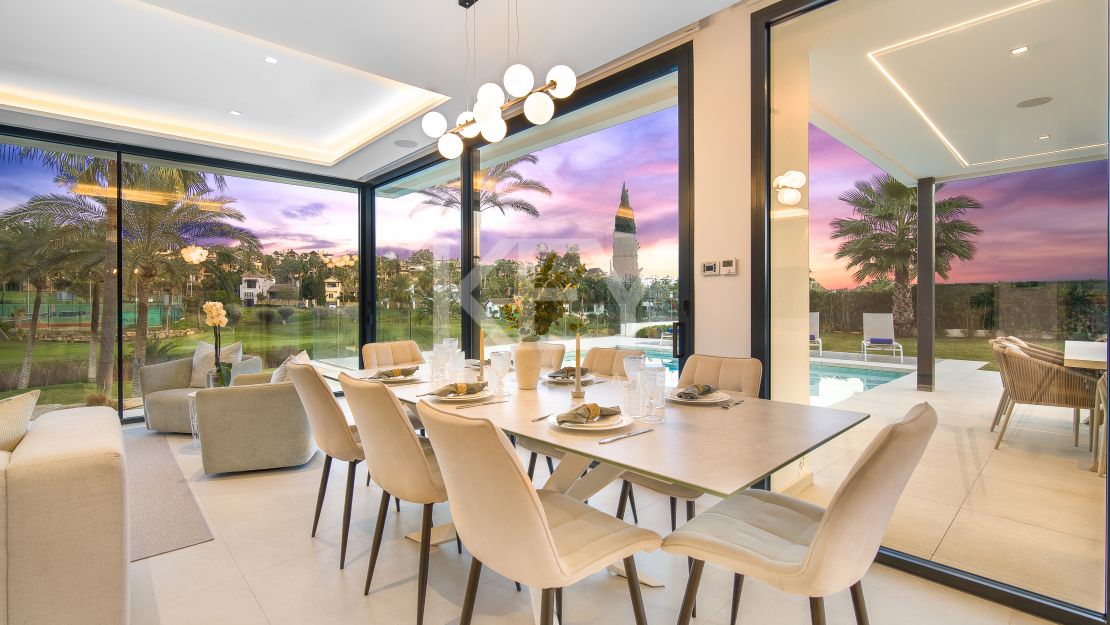 Villa Eva for rent with panoramic views of the golf course in El Campanario, Estepona