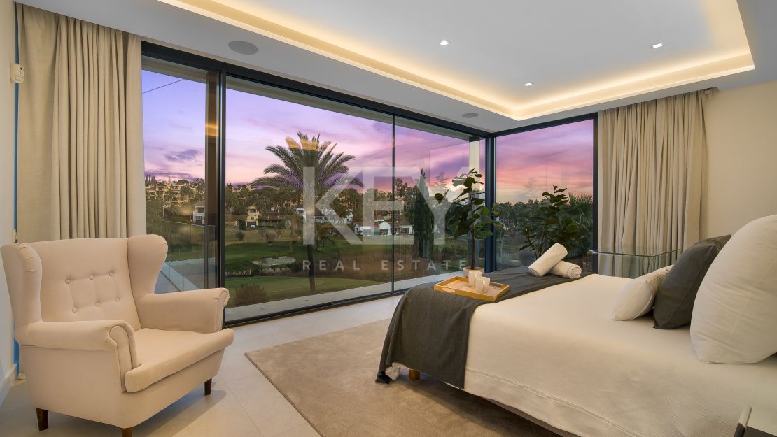 Villa Eva for rent with panoramic views of the golf course in El Campanario, Estepona