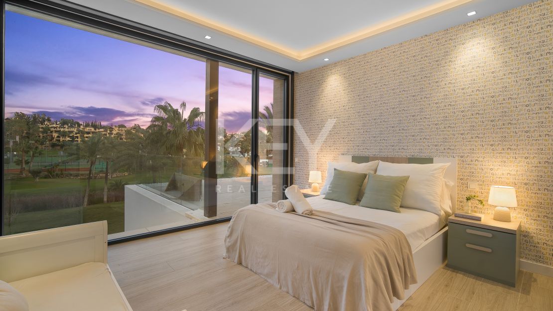 Villa Eva for rent with panoramic views of the golf course in El Campanario, Estepona