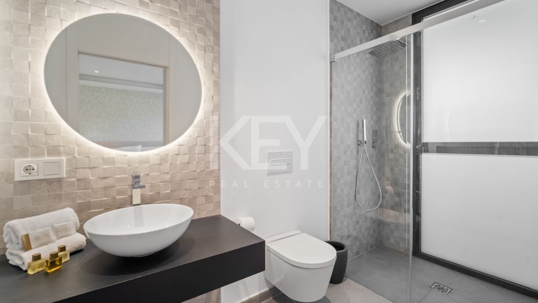 Villa Eva for rent with panoramic views of the golf course in El Campanario, Estepona