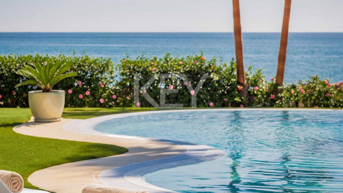 Perfect beachside villa for rent in Los Monteros, Marbella