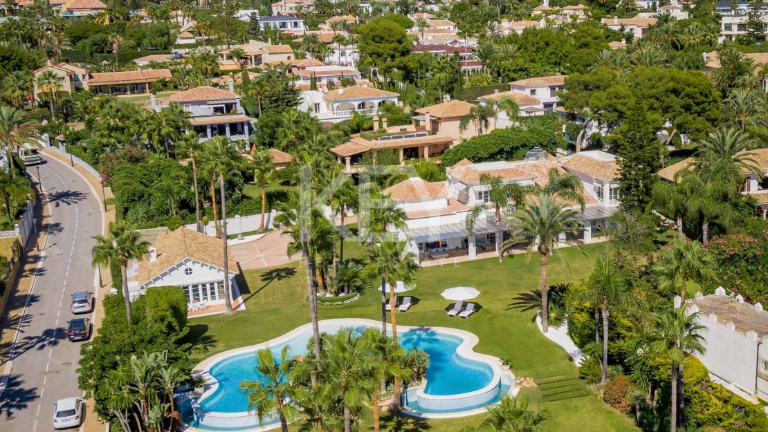 Perfect beachside villa for rent in Los Monteros, Marbella