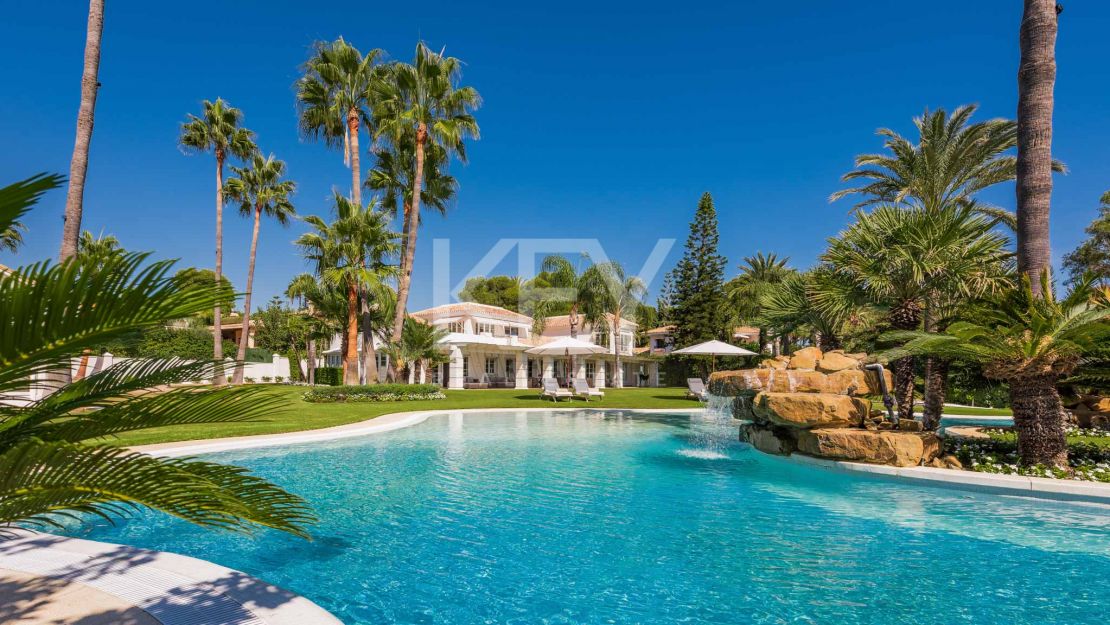 Perfect beachside villa for rent in Los Monteros, Marbella