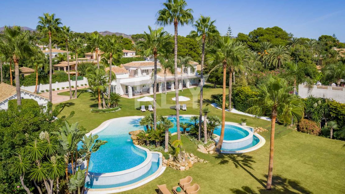Perfect beachside villa for rent in Los Monteros, Marbella