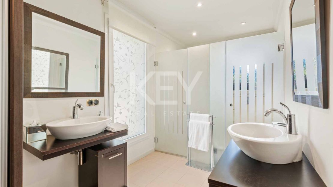 Perfect beachside villa for rent in Los Monteros, Marbella