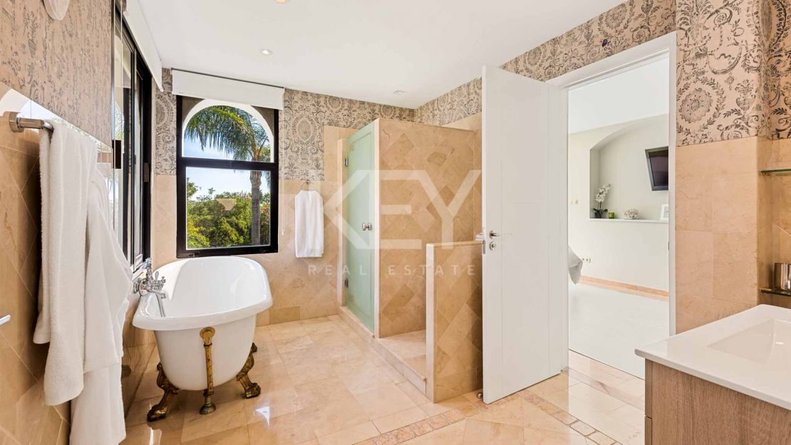 Perfect beachside villa for rent in Los Monteros, Marbella